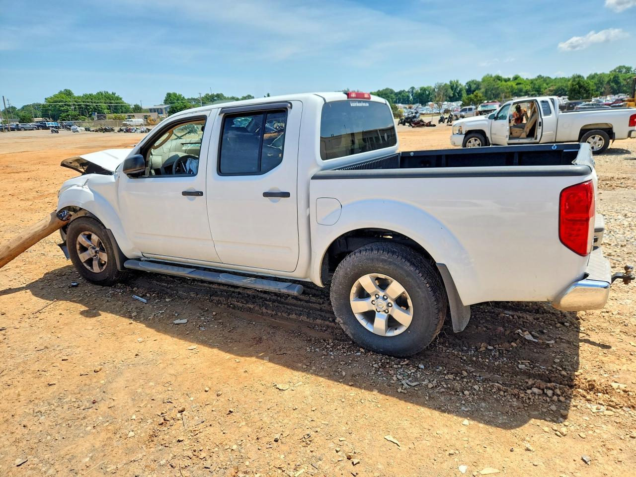 2011 Nissan Frontier S - Фото 2