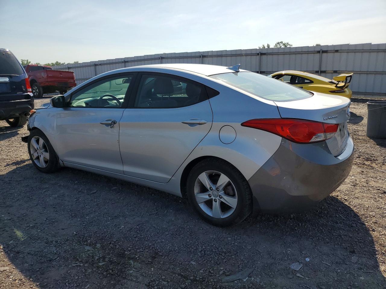 2013 Hyundai Elantra Gls - Image 2