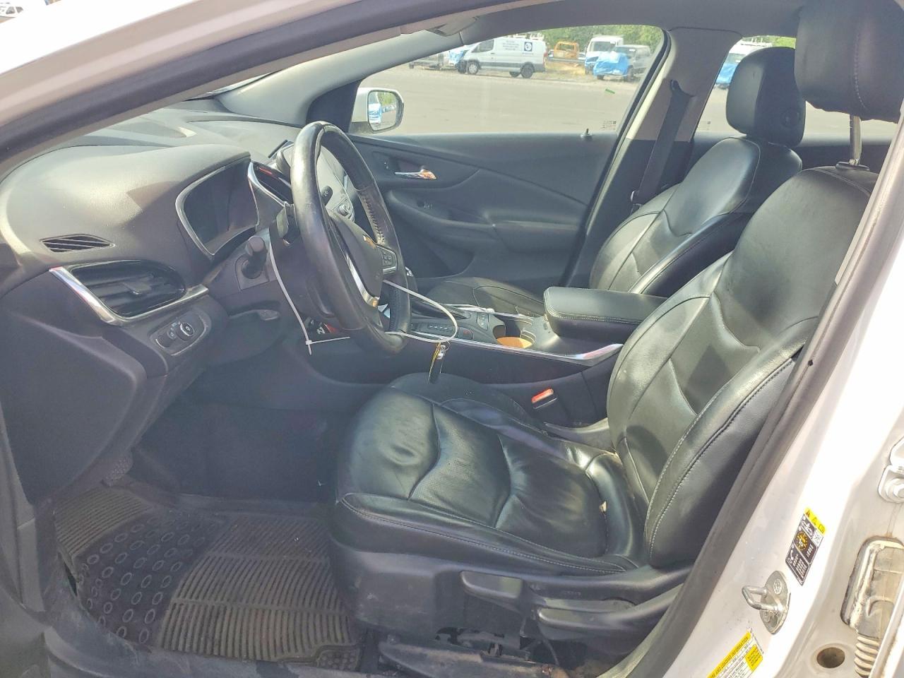 2017 Chevrolet Volt Premier - Image 7