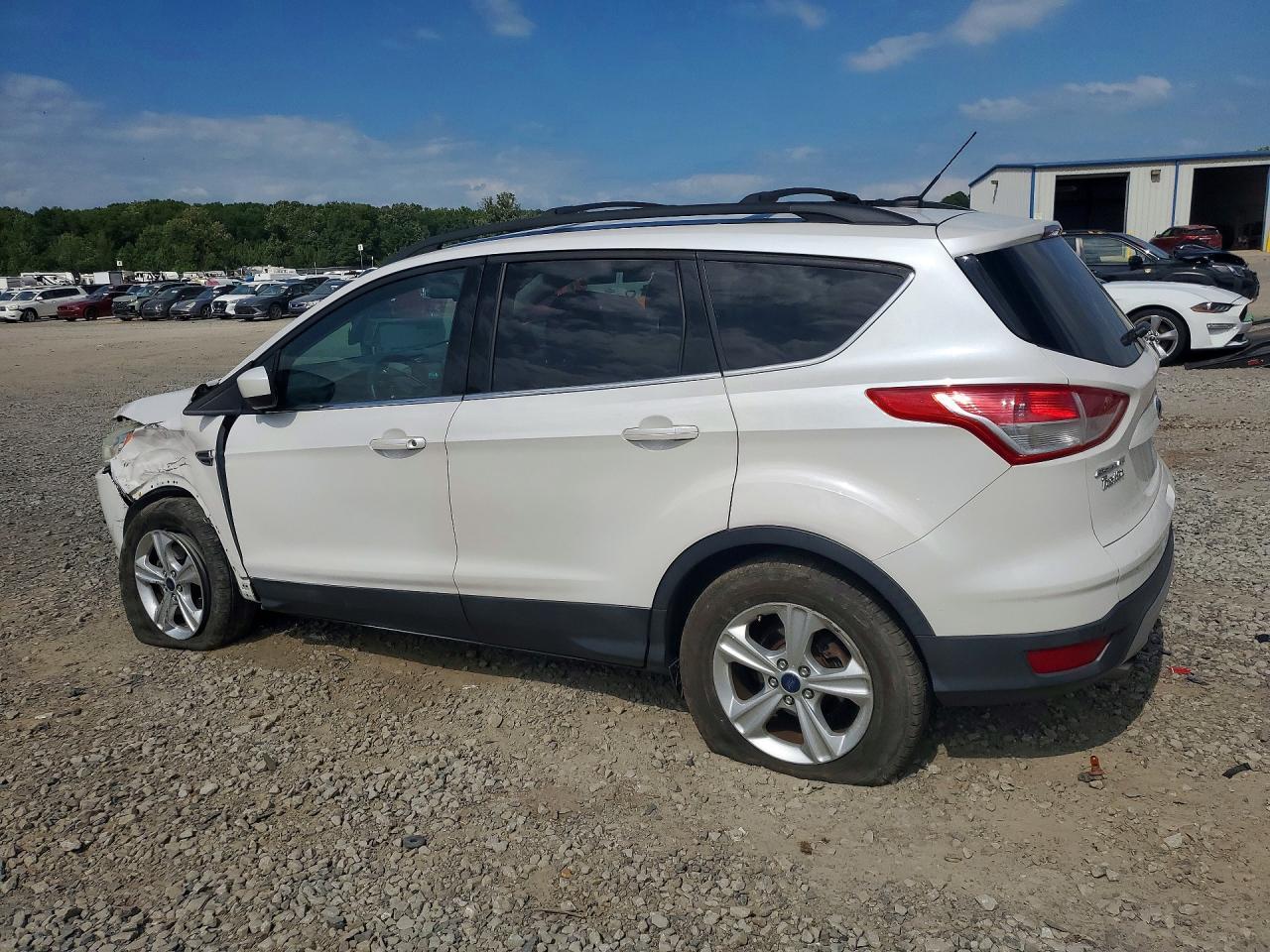2016 Ford Escape Se - Фото 2