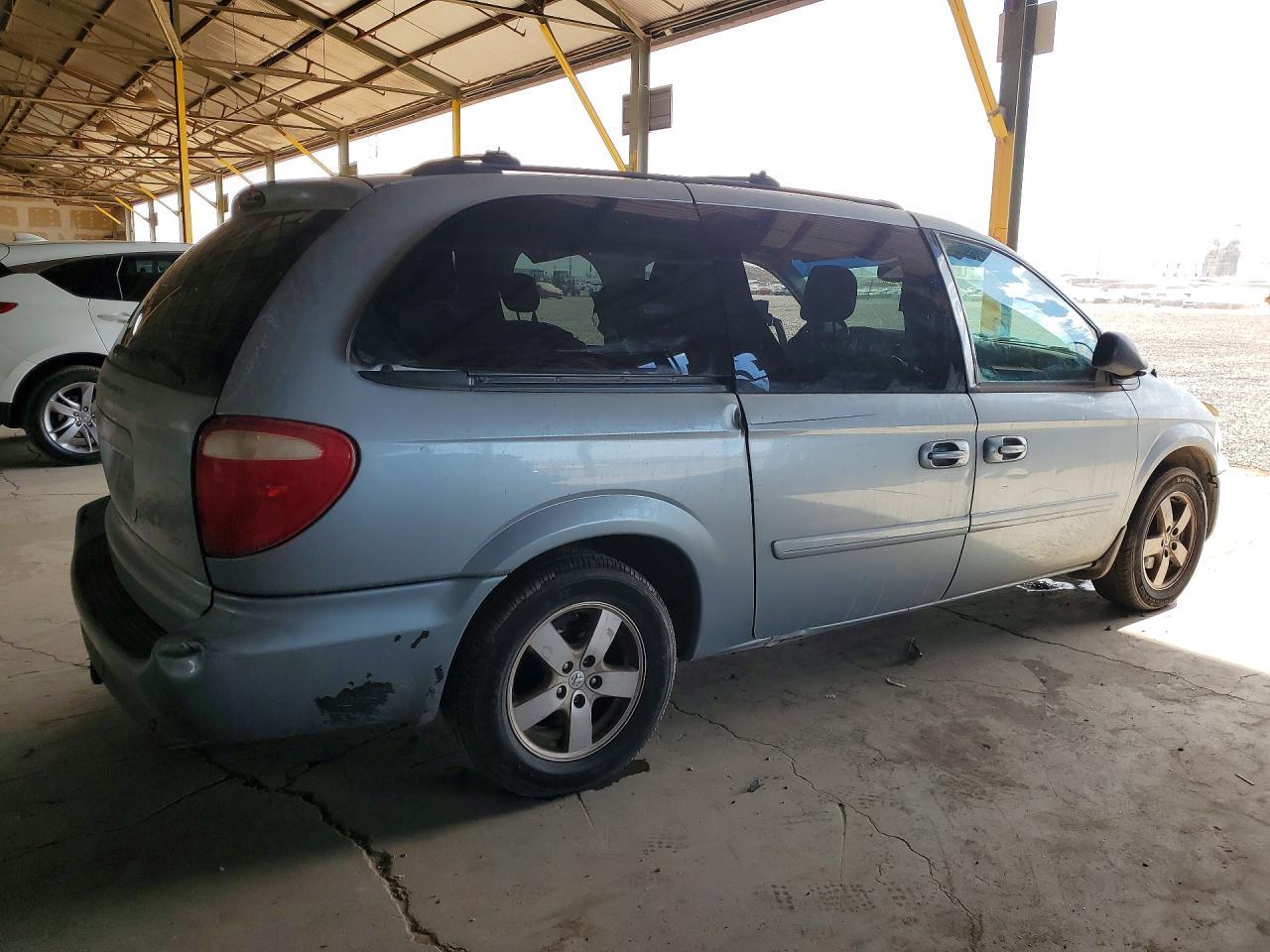 2005 Dodge Grand Caravan Sxt - Image 3