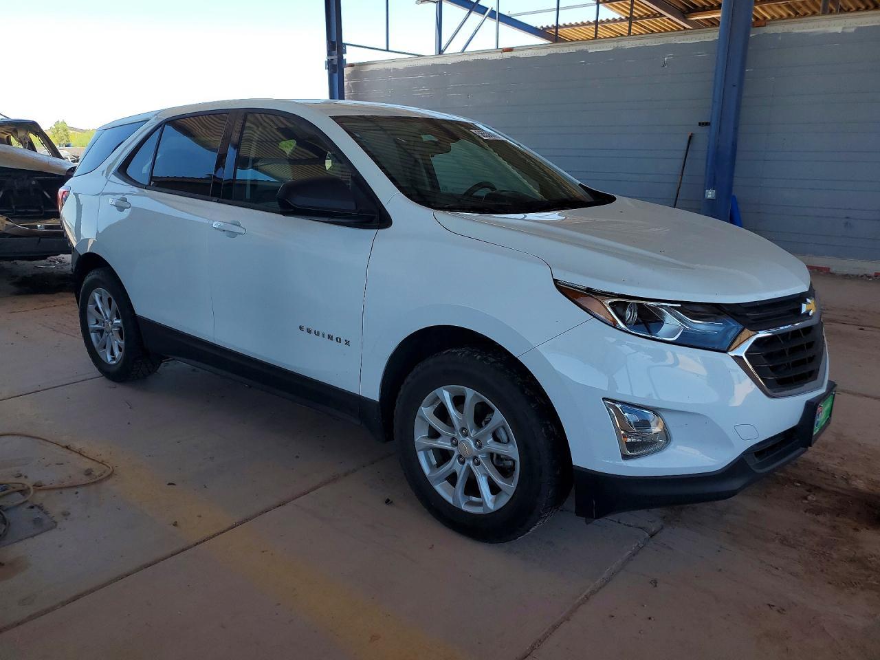 2018 Chevrolet Equinox Ls - Image 4