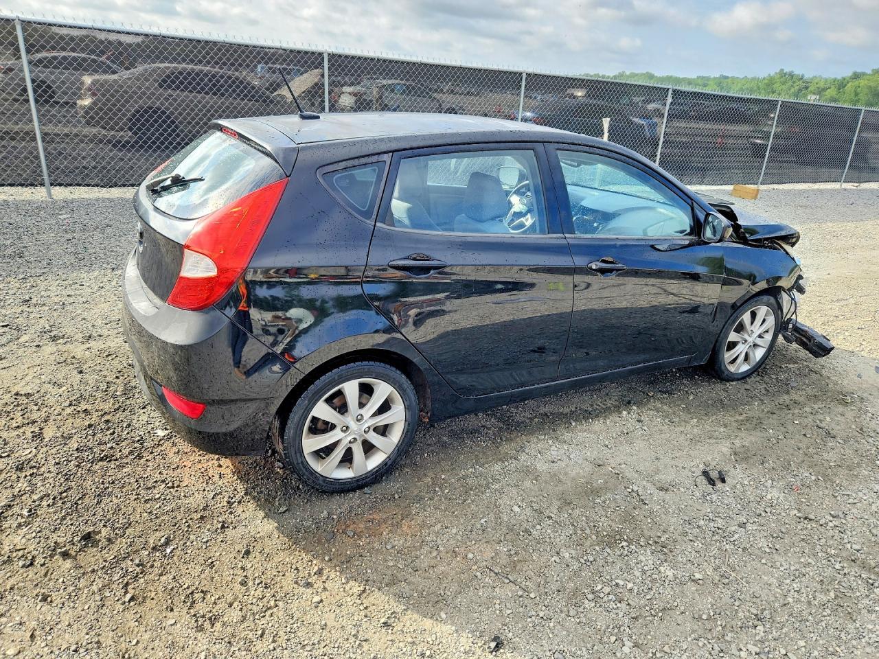 2012 Hyundai Accent Gs - Фото 3