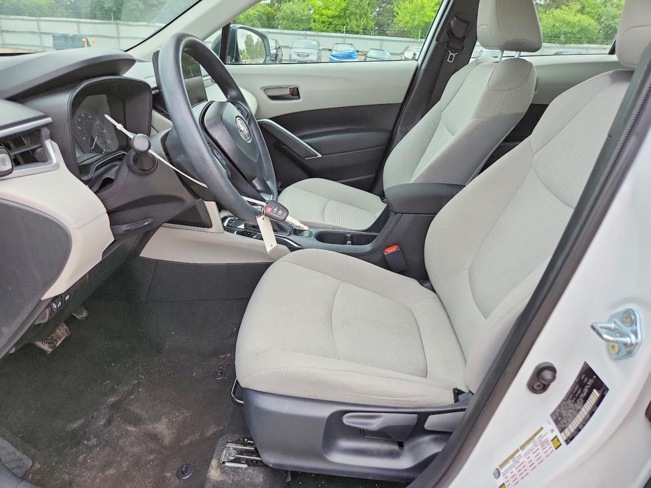 2025 Toyota Corolla Cross L - Image 7