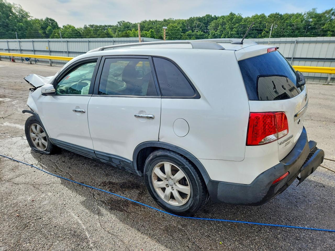 2013 Kia Sorento Lx - Image 2