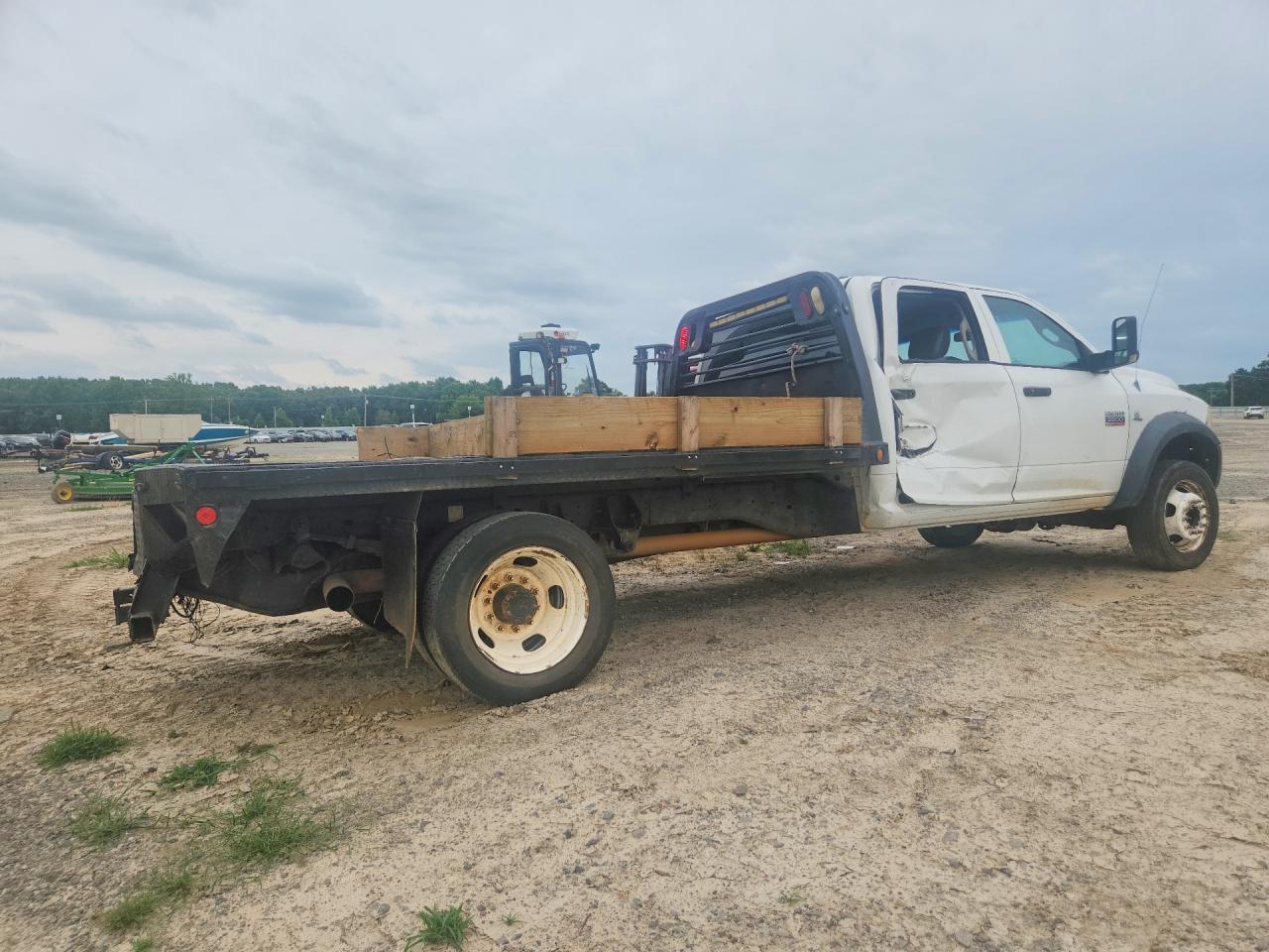2012 Dodge Ram 5500 St - Image 3