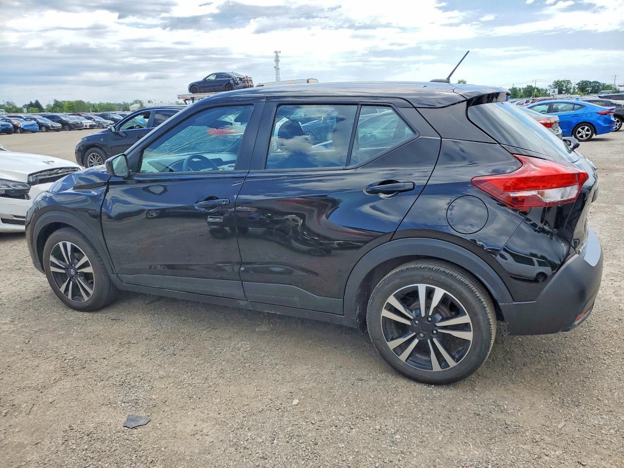 2019 Nissan Kicks S - Image 2