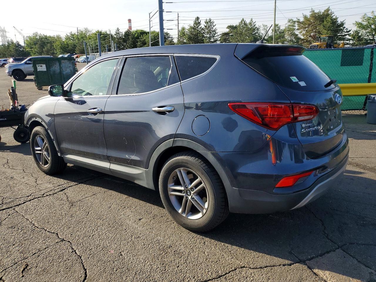 2018 Hyundai Santa Fe Sport 2.4L - Image 2
