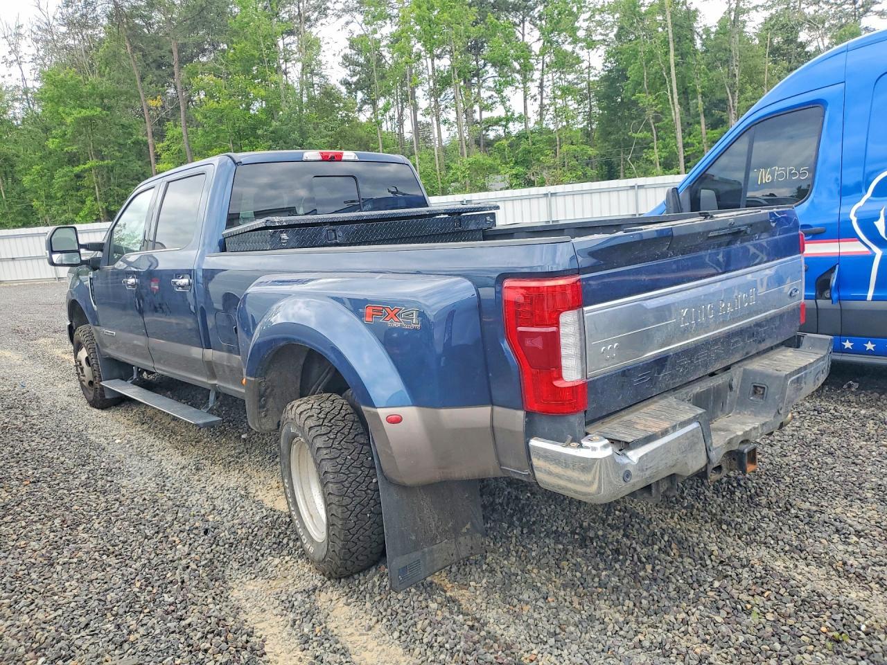2019 Ford F350 Super Duty - Фото 2