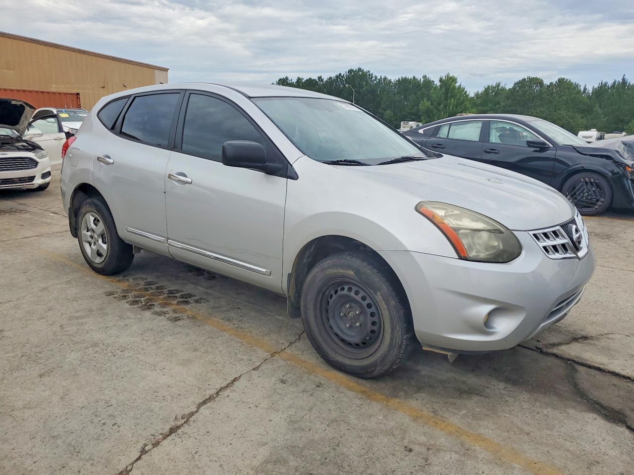 2014 Nissan Rogue Select S - Image 4