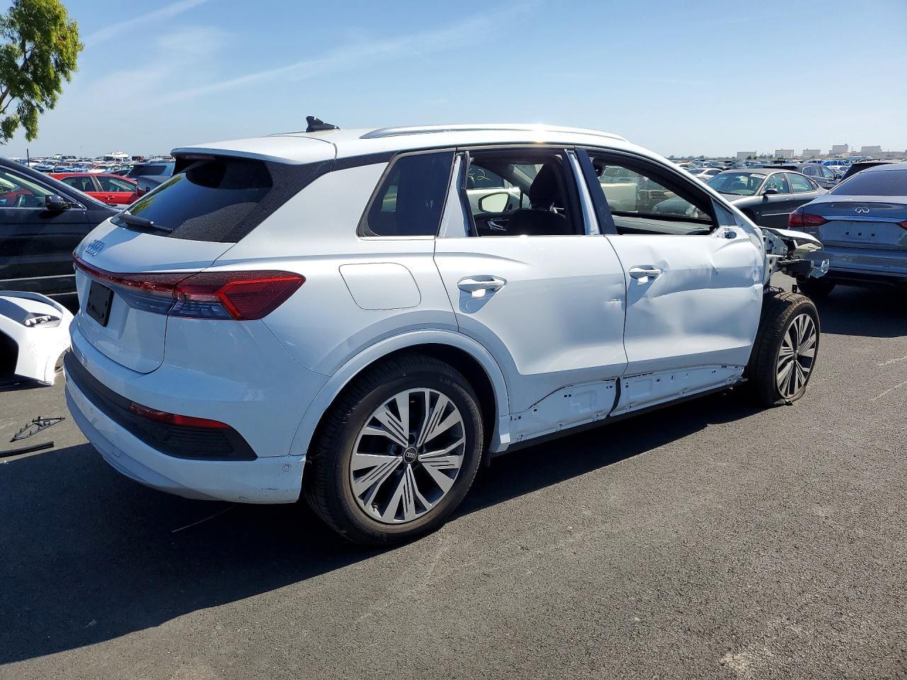 2023 Audi Q4 E-Tron Premium Plus - Фото 3