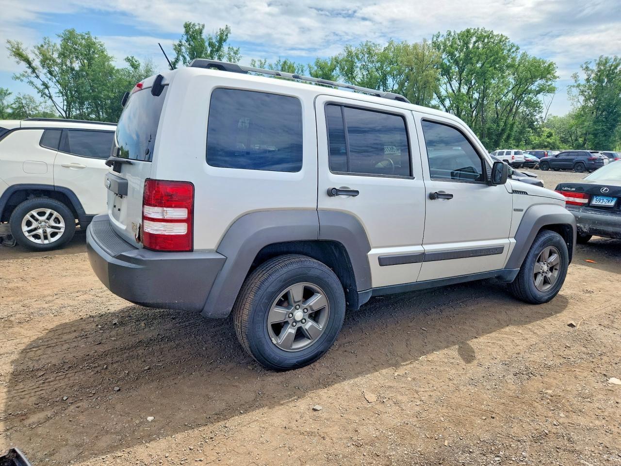 2010 Jeep Liberty Renegade - Image 3