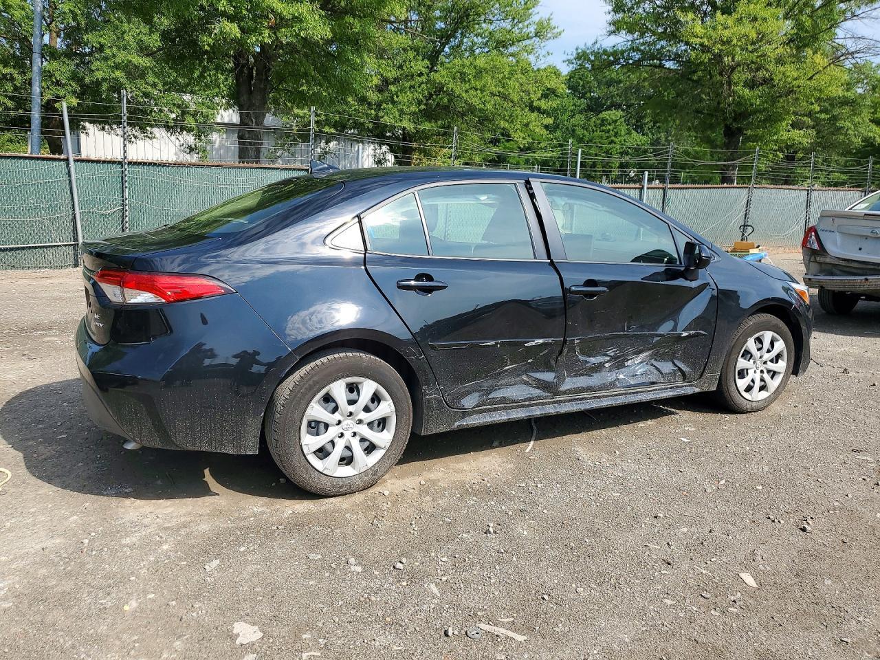 2025 Toyota Corolla Hybrid Le - Image 3