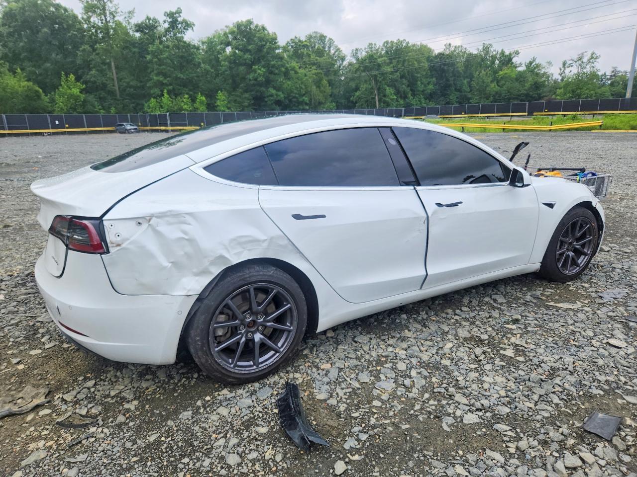 2020 Tesla Model 3 - Image 3
