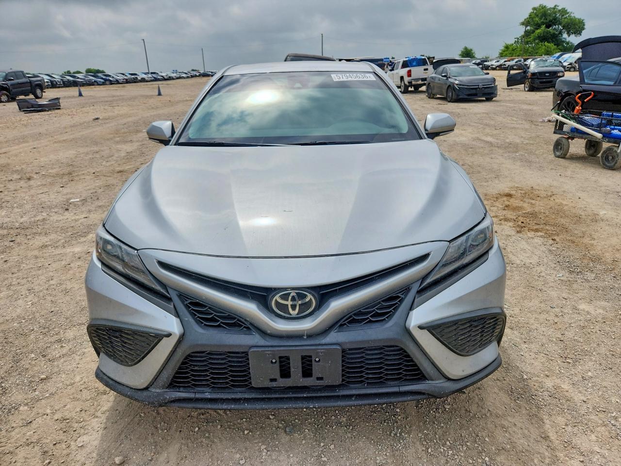 2024 Toyota Camry Se - Фото 5