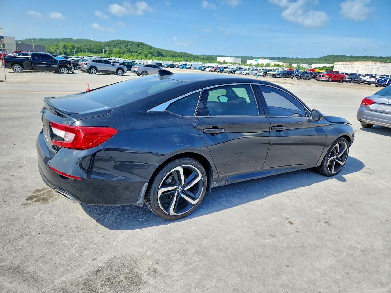 2021 Honda Accord Sport - Фото 3