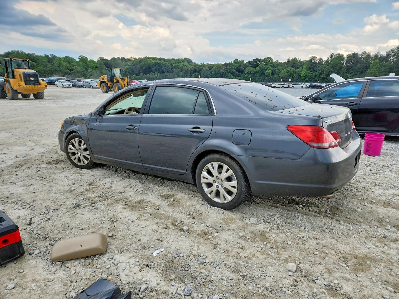 2008 Toyota Avalon Xls - Image 2