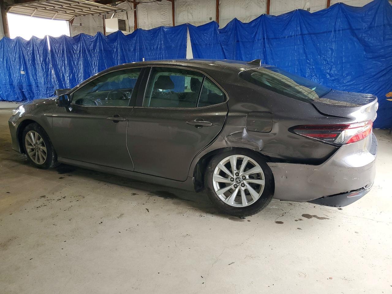 2023 Toyota Camry Le - Фото 2