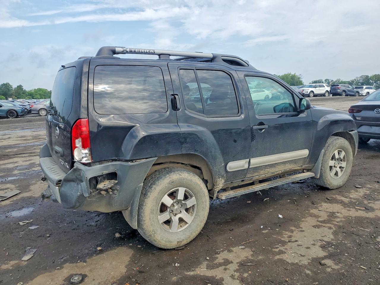 2011 Nissan Xterra X - Фото 3