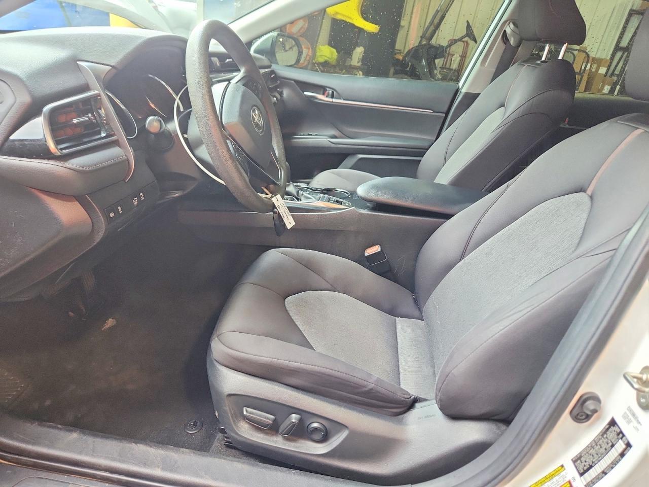 2019 Toyota Camry Hybrid Le - Фото 7