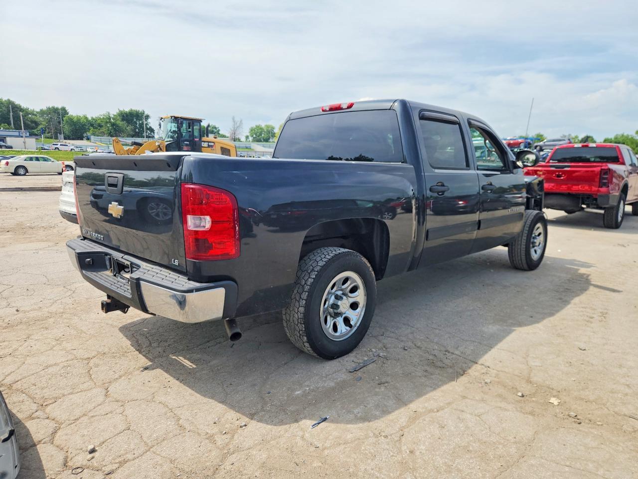 2009 Chevrolet Silverado C1500 - Image 3