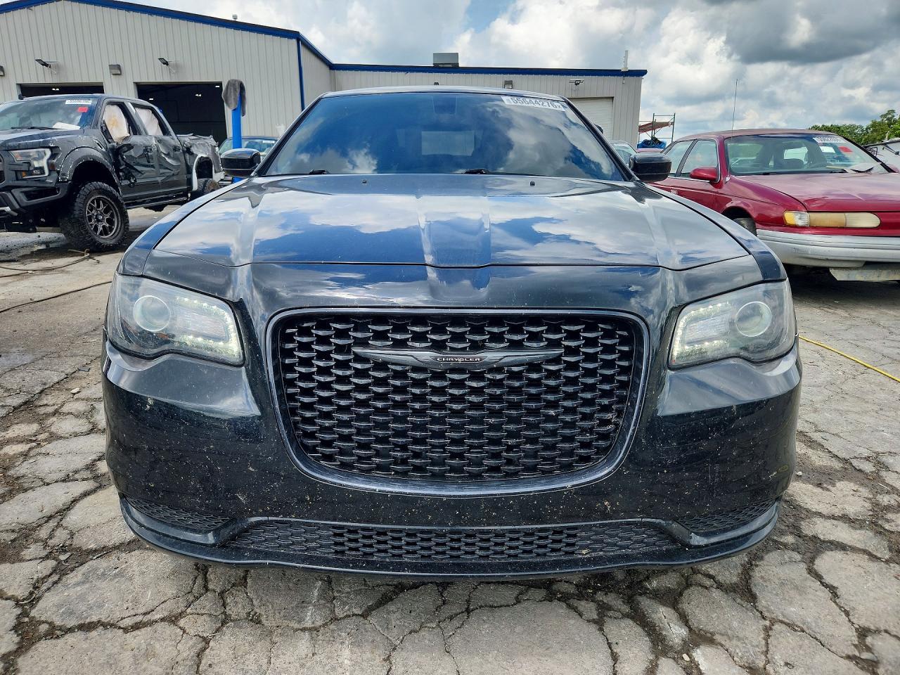 2022 Chrysler 300 Touring - Фото 5