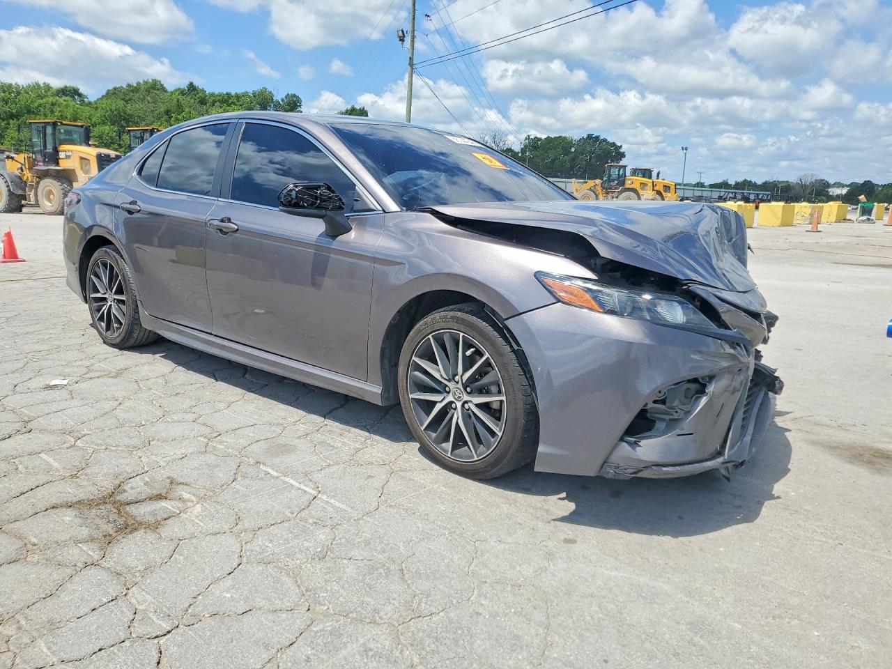 2021 Toyota Camry Se - Image 4