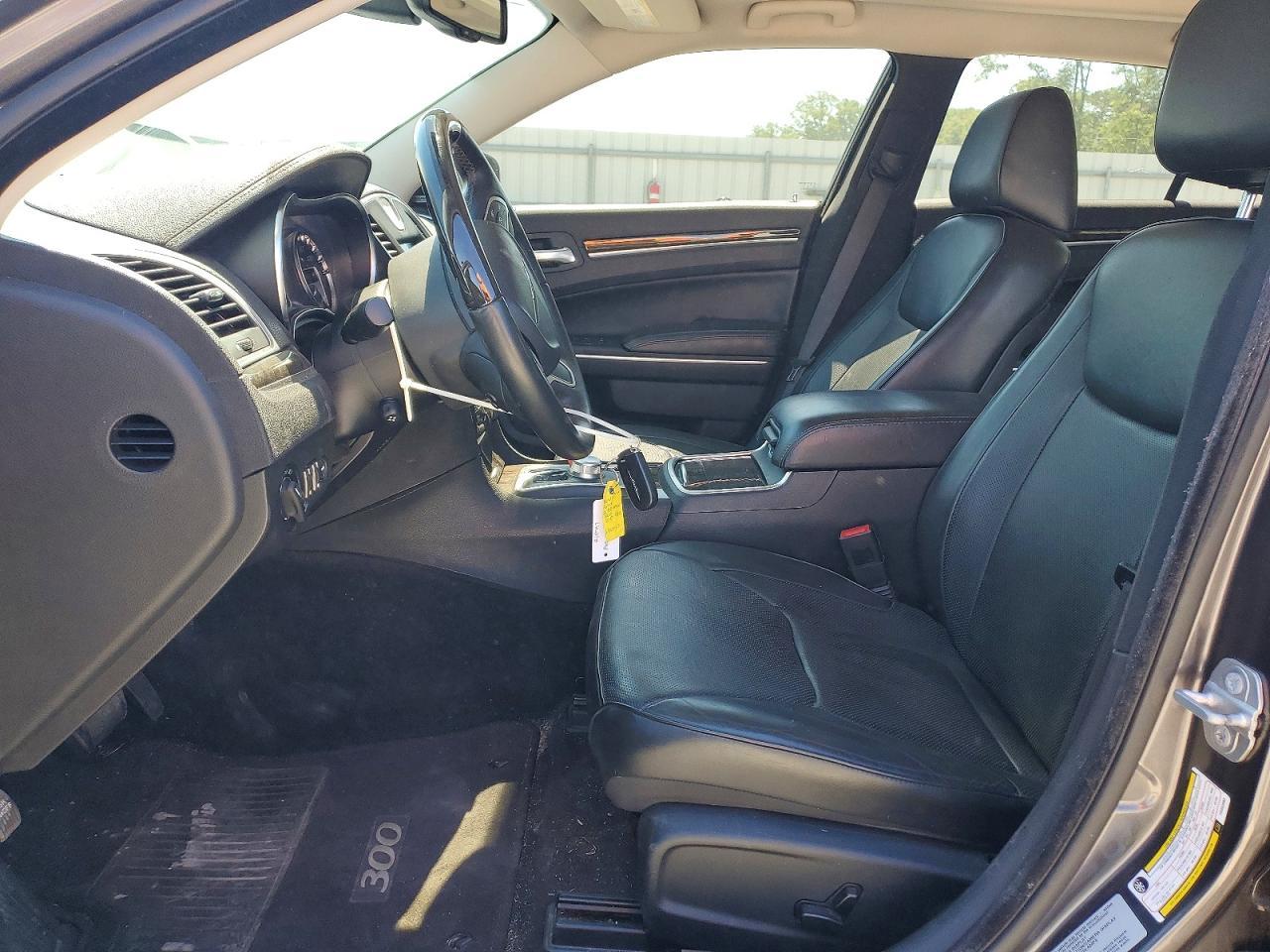2015 Chrysler 300 - Image 7