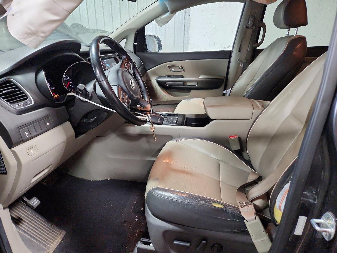 2017 Kia Sedona Lx - Image 7