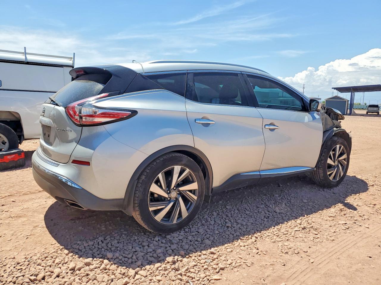 2015 Nissan Murano Platinum - Image 3