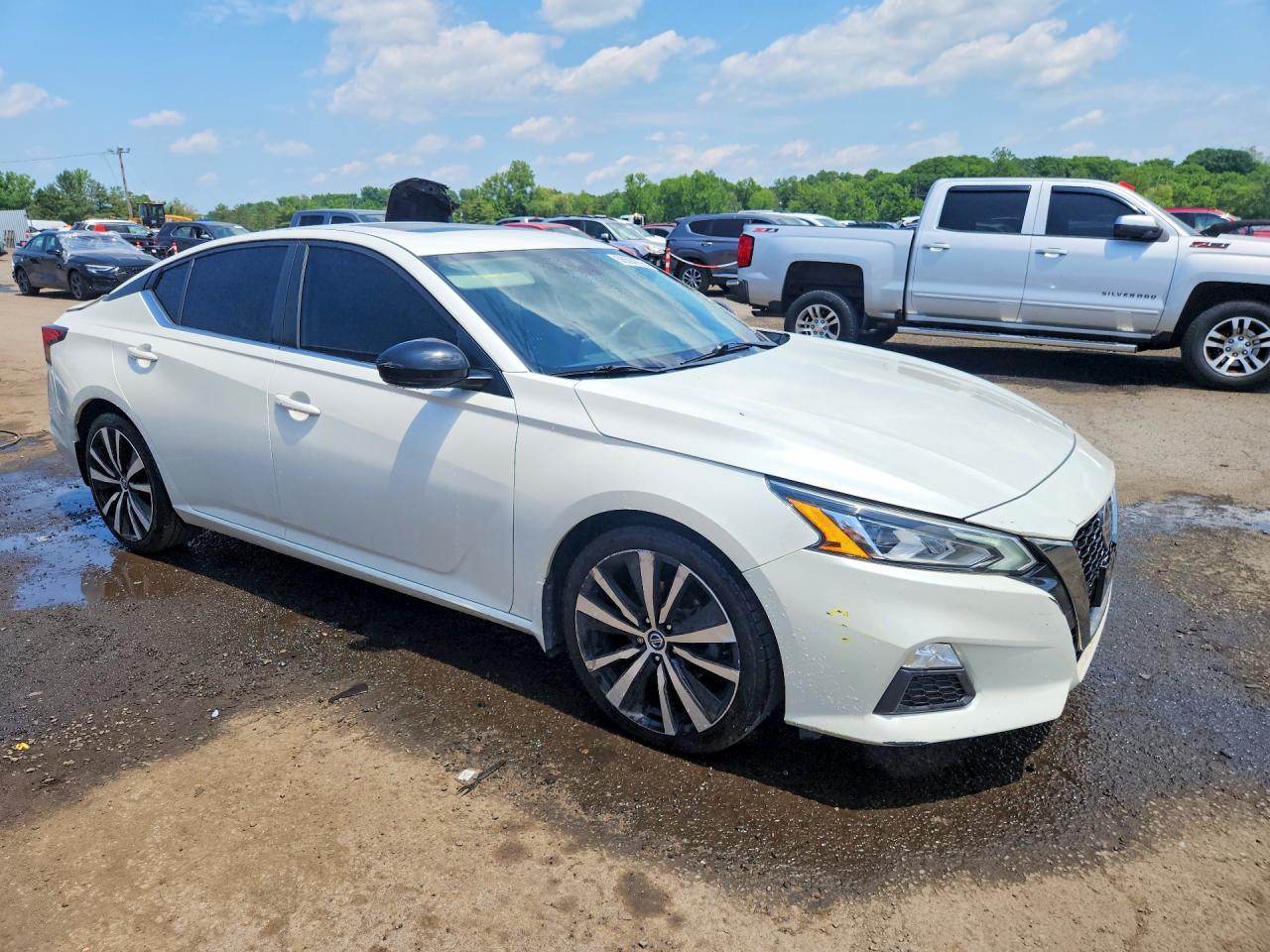 2020 Nissan Altima Sr - Image 4