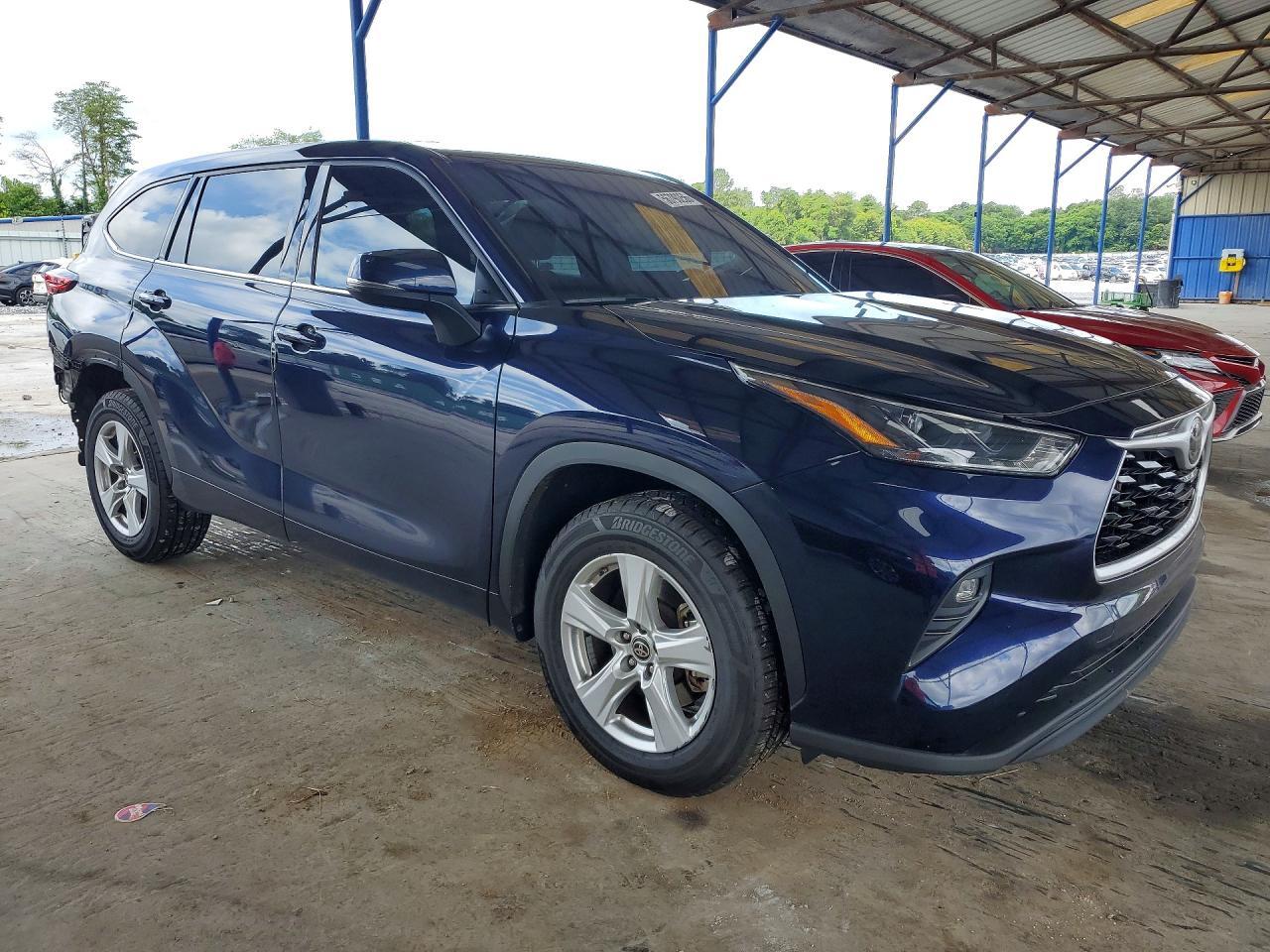 2022 Toyota Highlander Le - Image 4