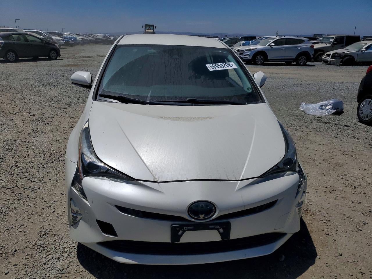 2018 Toyota Prius Three Touring - Image 5