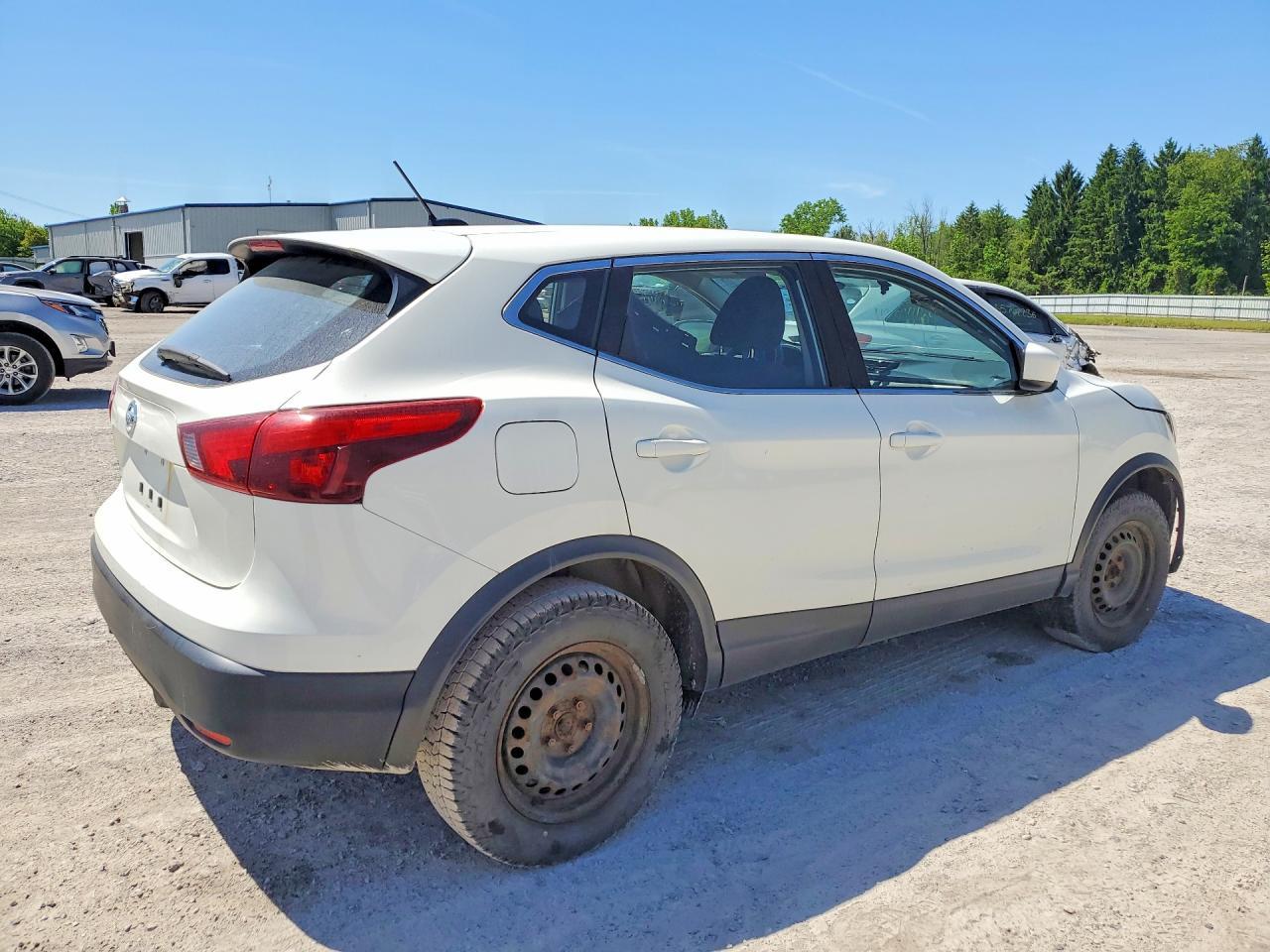 2019 Nissan Rogue Sport S - Фото 3