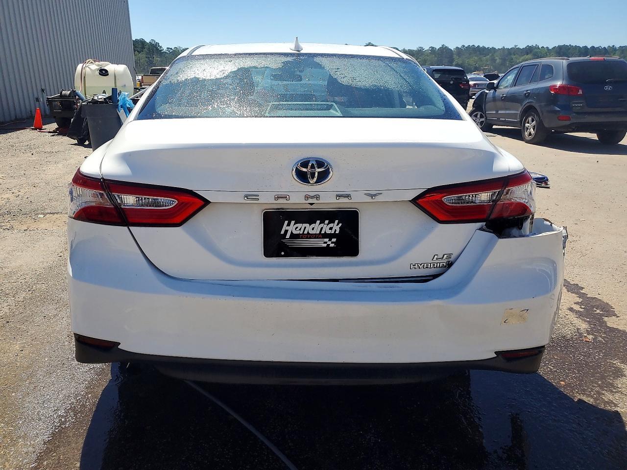 2020 Toyota Camry Le - Image 6