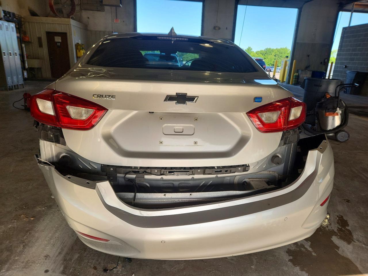 2018 Chevrolet Cruze Lt - Image 6