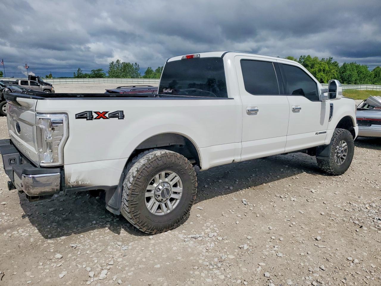 2019 Ford F250 Super Duty - Фото 3