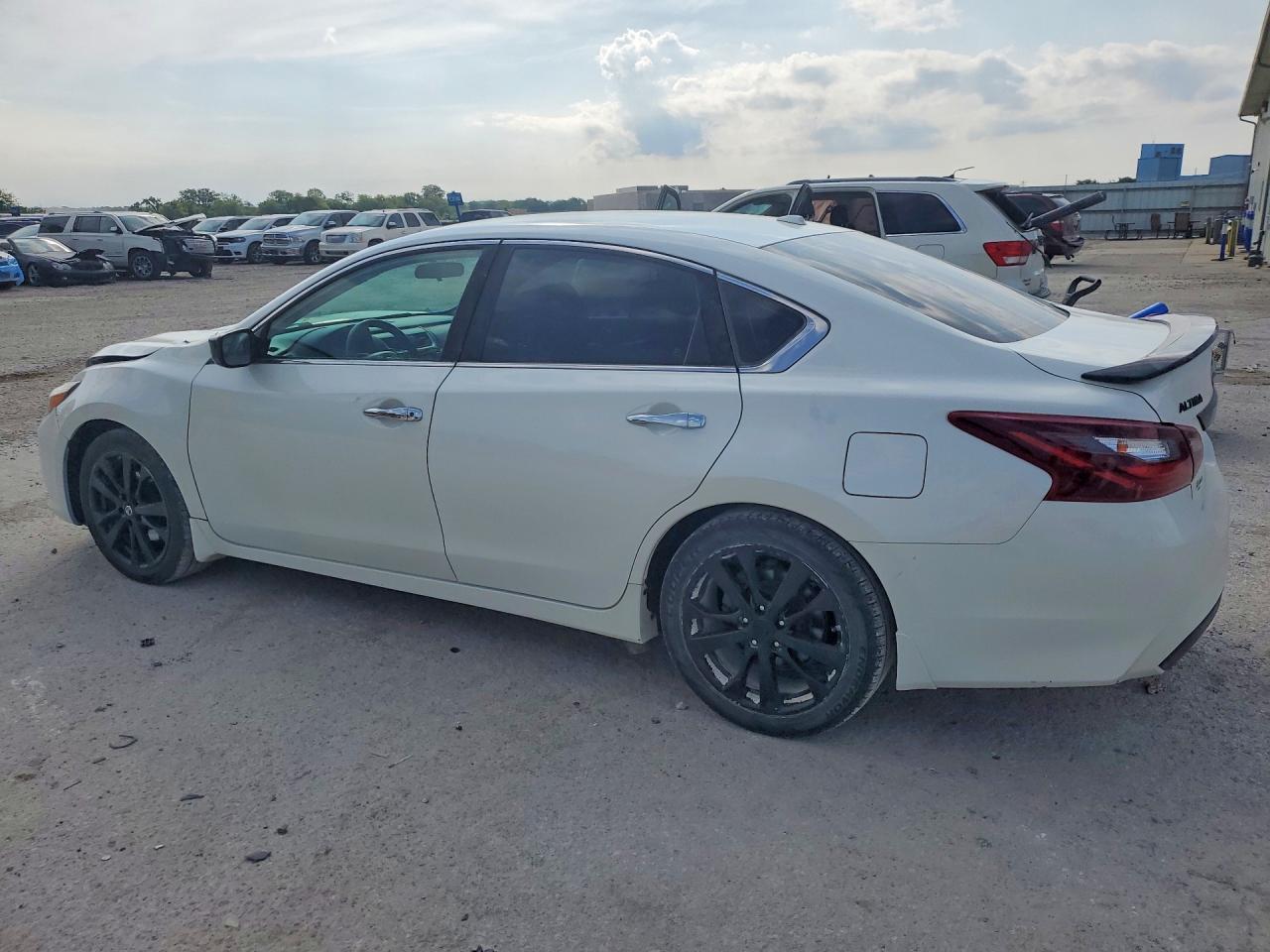 2018 Nissan Altima 2.5 Sr - Фото 2