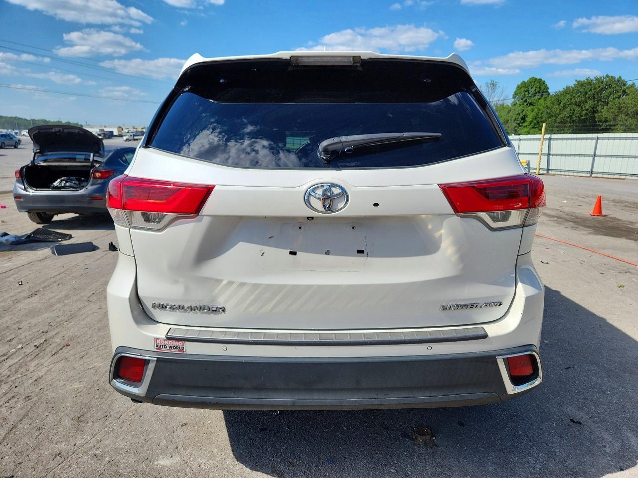 2018 Toyota Highlander Limited Platinum - Фото 6