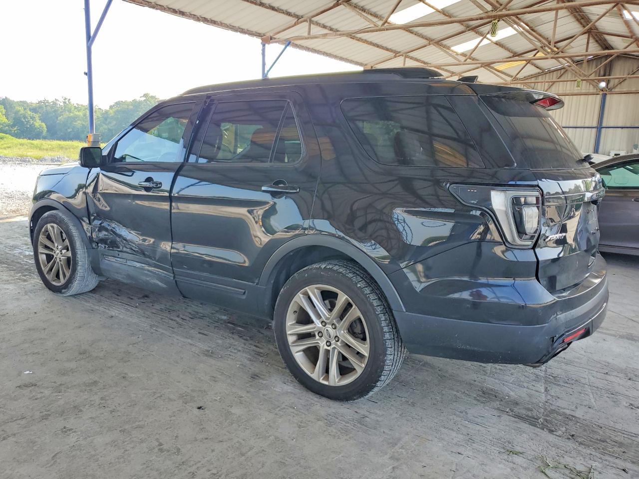 2017 Ford Explorer Sport - Image 2