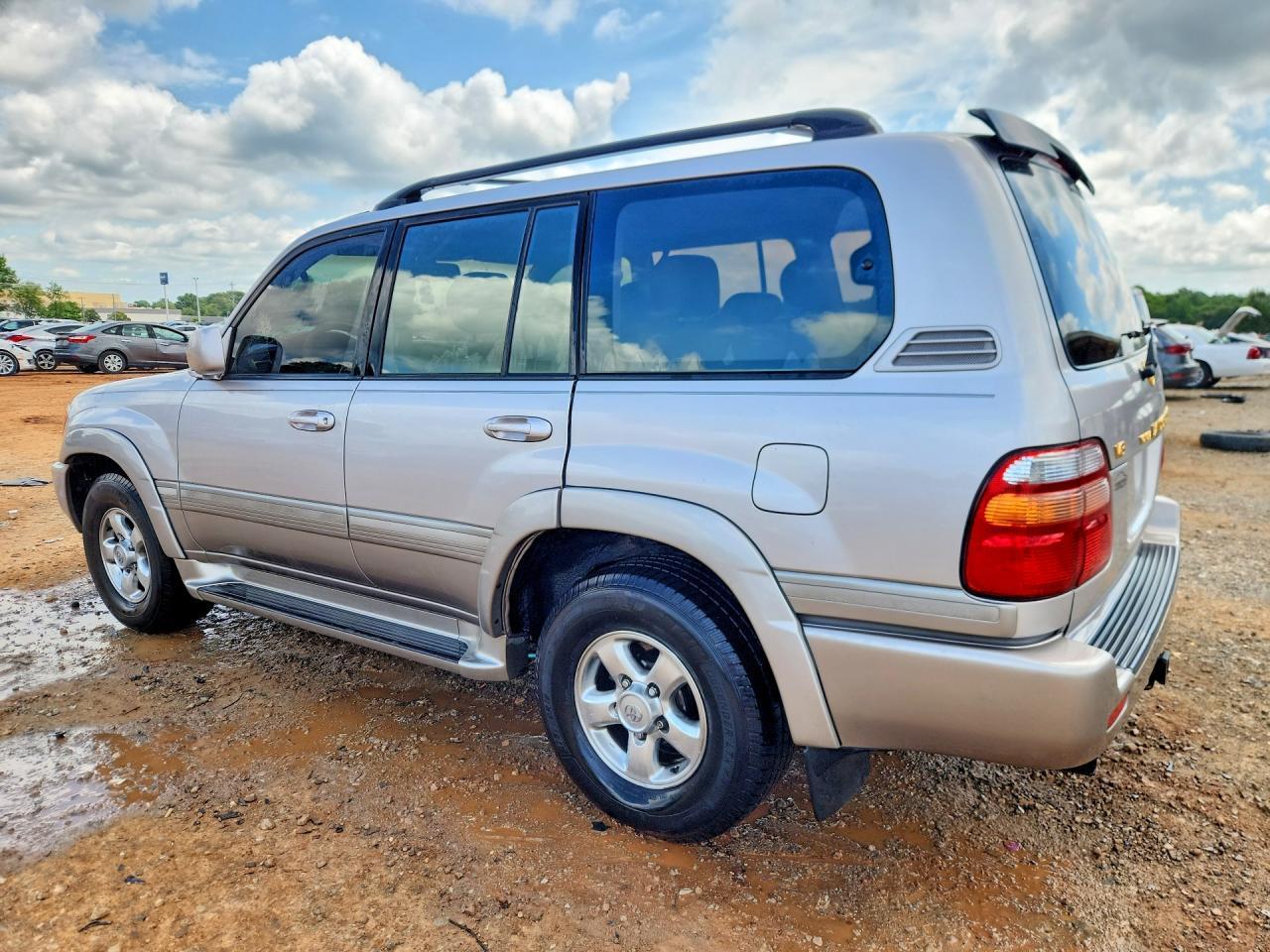 2002 Toyota Land Cruiser Base - Image 2