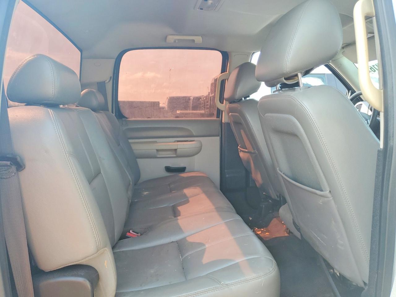 2013 Chevrolet Silverado C2500 Heavy Duty - Фото 6