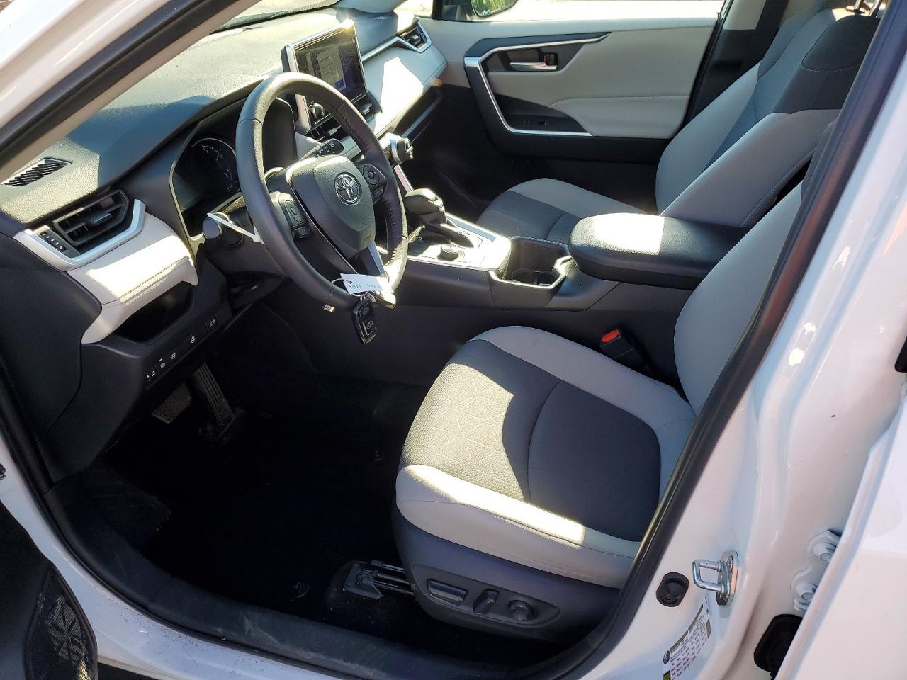 2025 Toyota Rav4 Hybrid Xle - Image 7