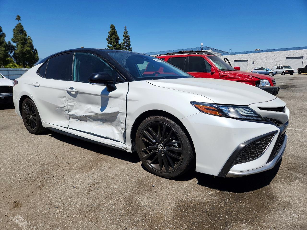 2021 Toyota Camry Xse - Фото 4