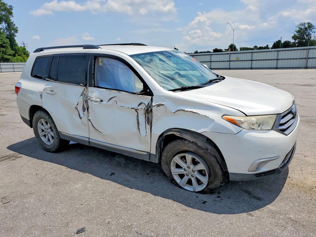 2013 Toyota Highlander Plus - Фото 4