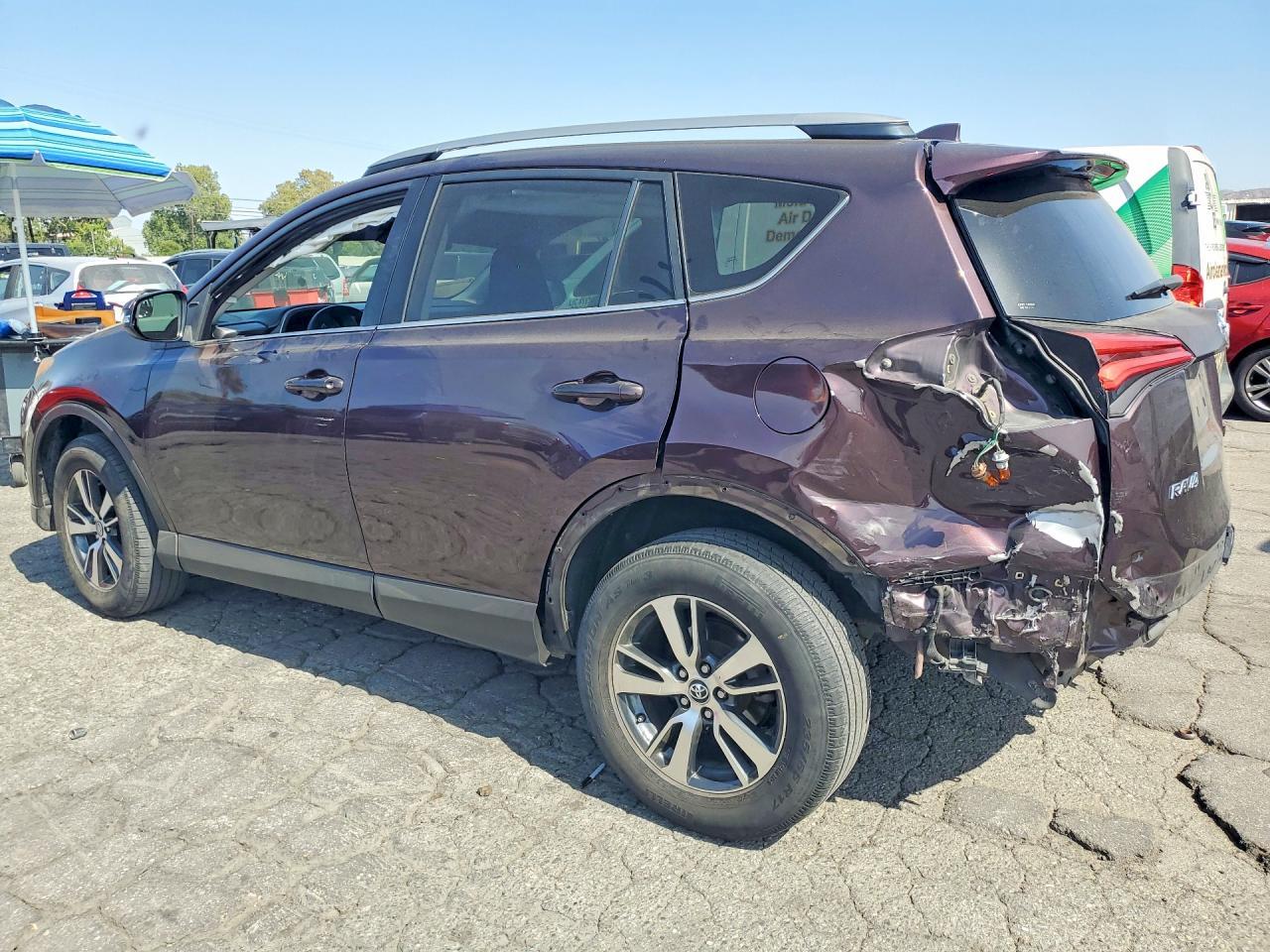 2017 Toyota Rav4 Xle - Image 2