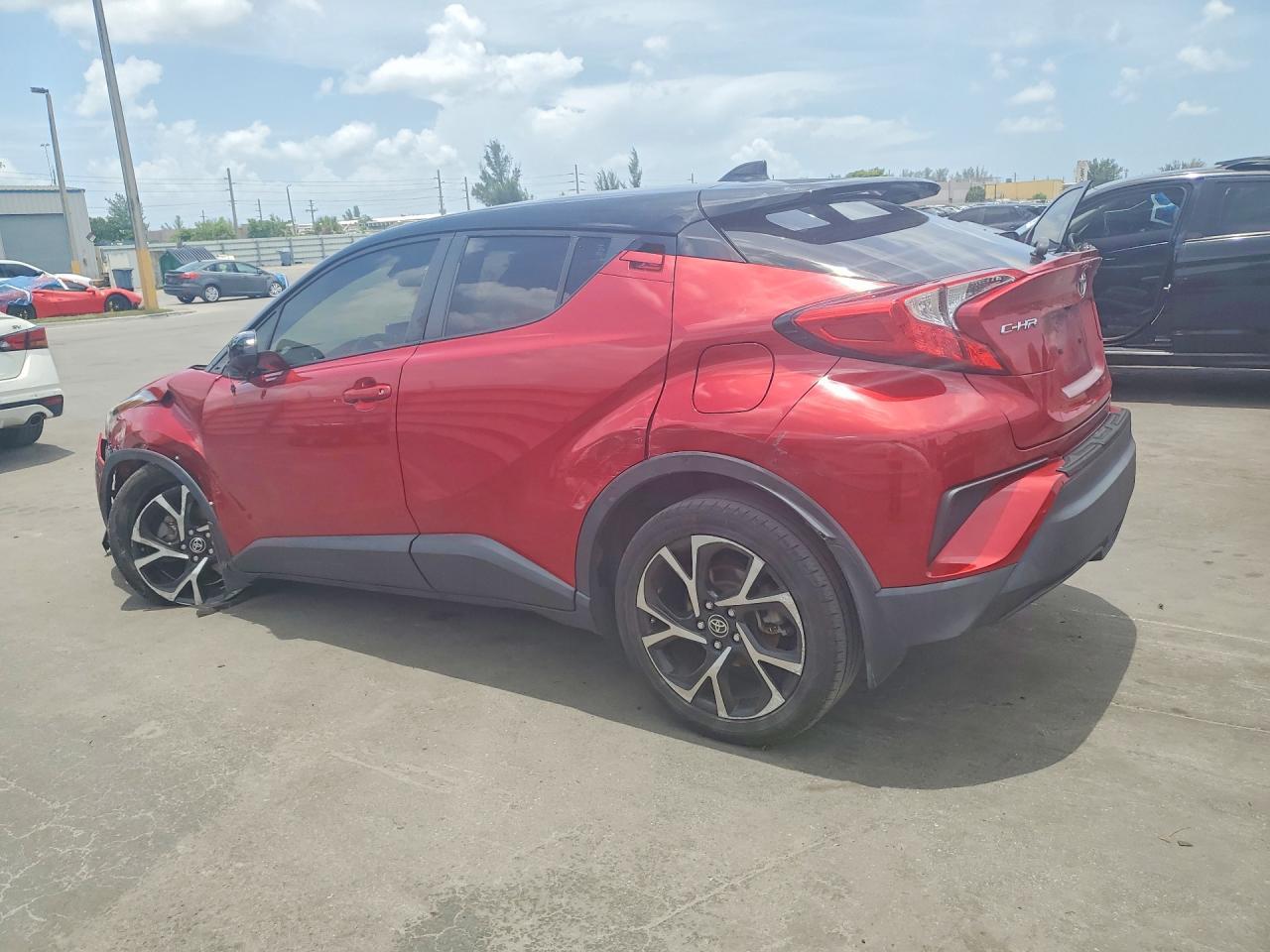 2020 Toyota C-Hr Xle - Фото 2