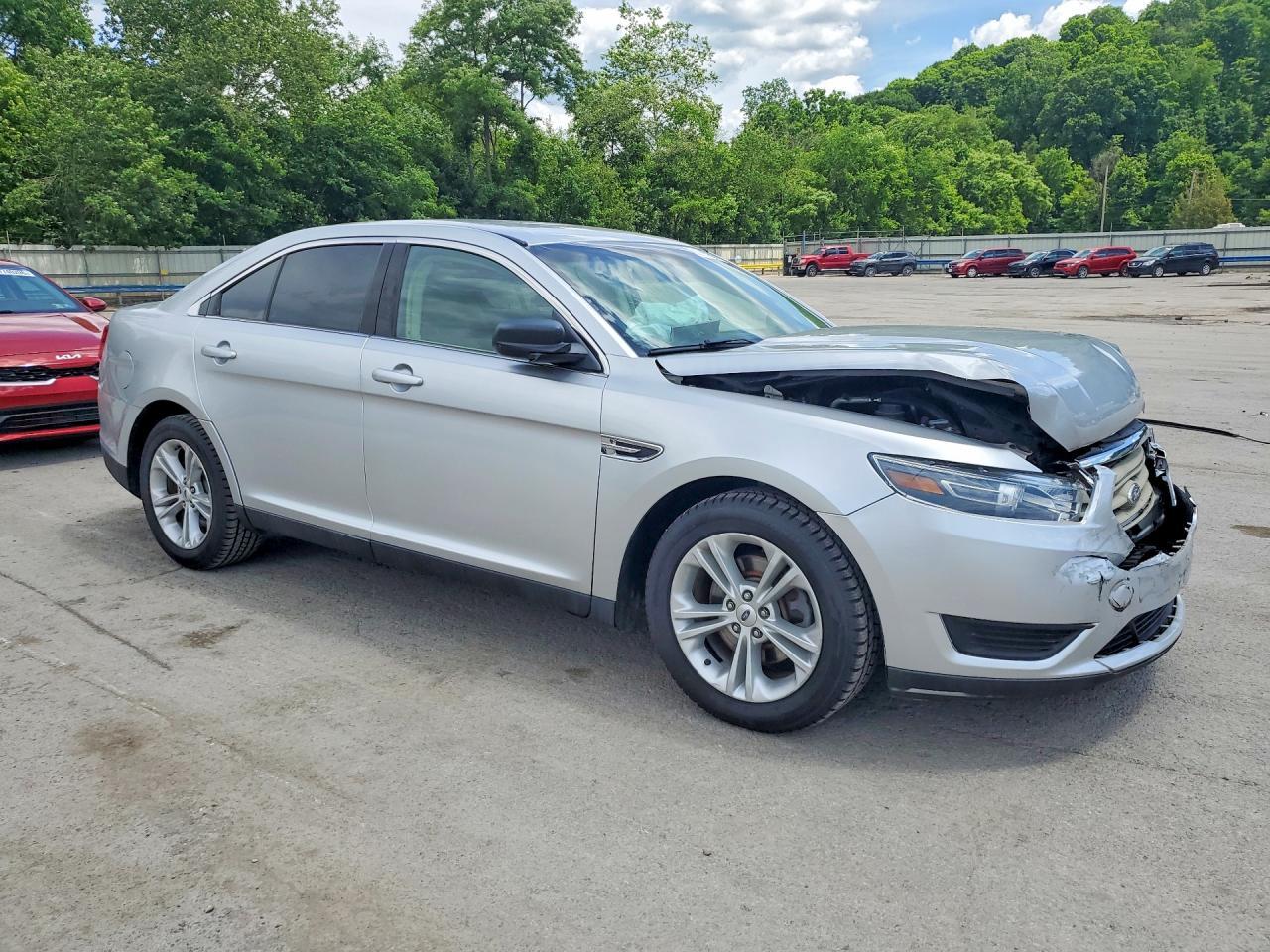 2015 Ford Taurus Se - Фото 4