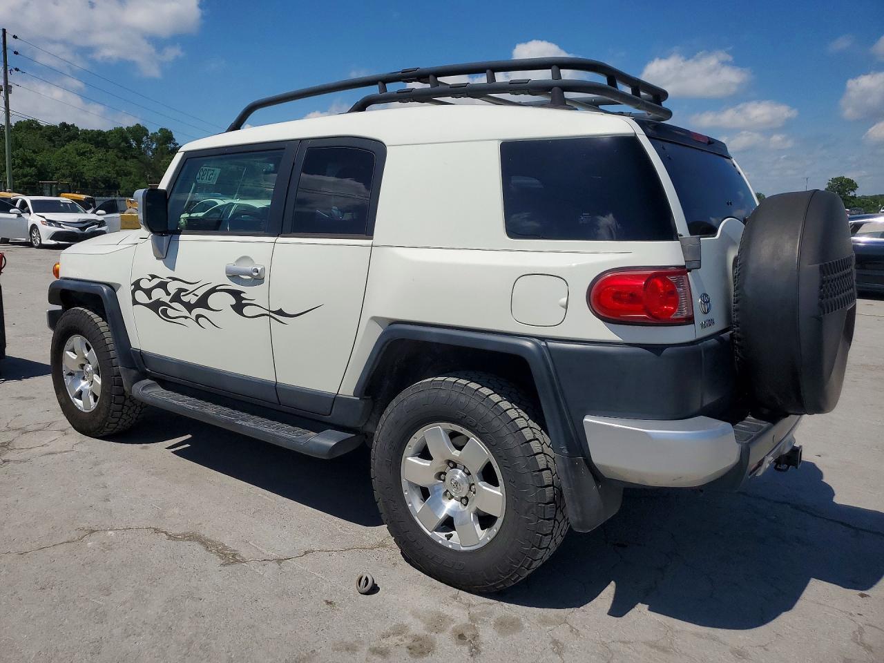 2010 Toyota Fj Cruiser Base - Image 2