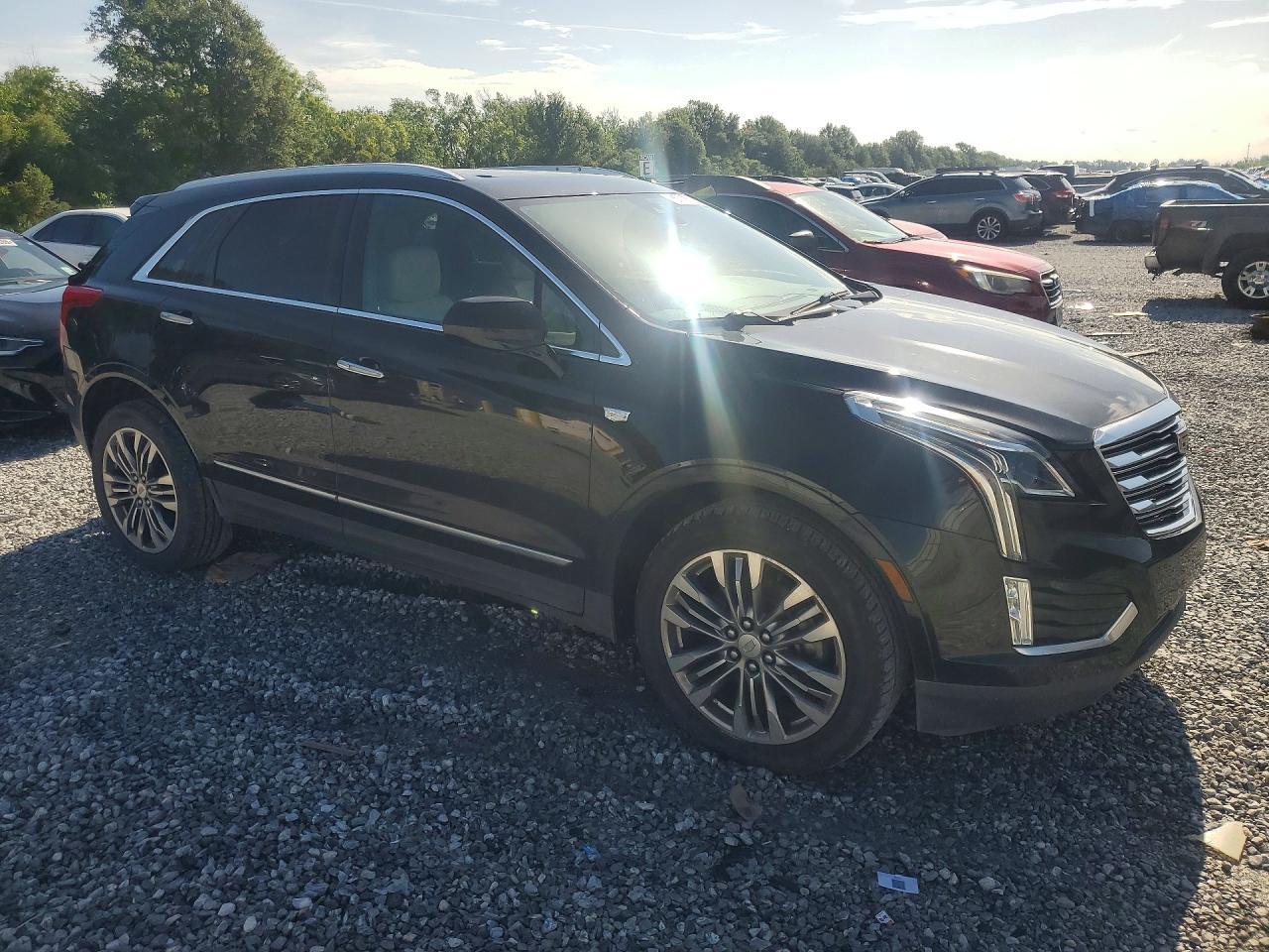 2017 Cadillac Xt5 Premium Luxury - Image 4